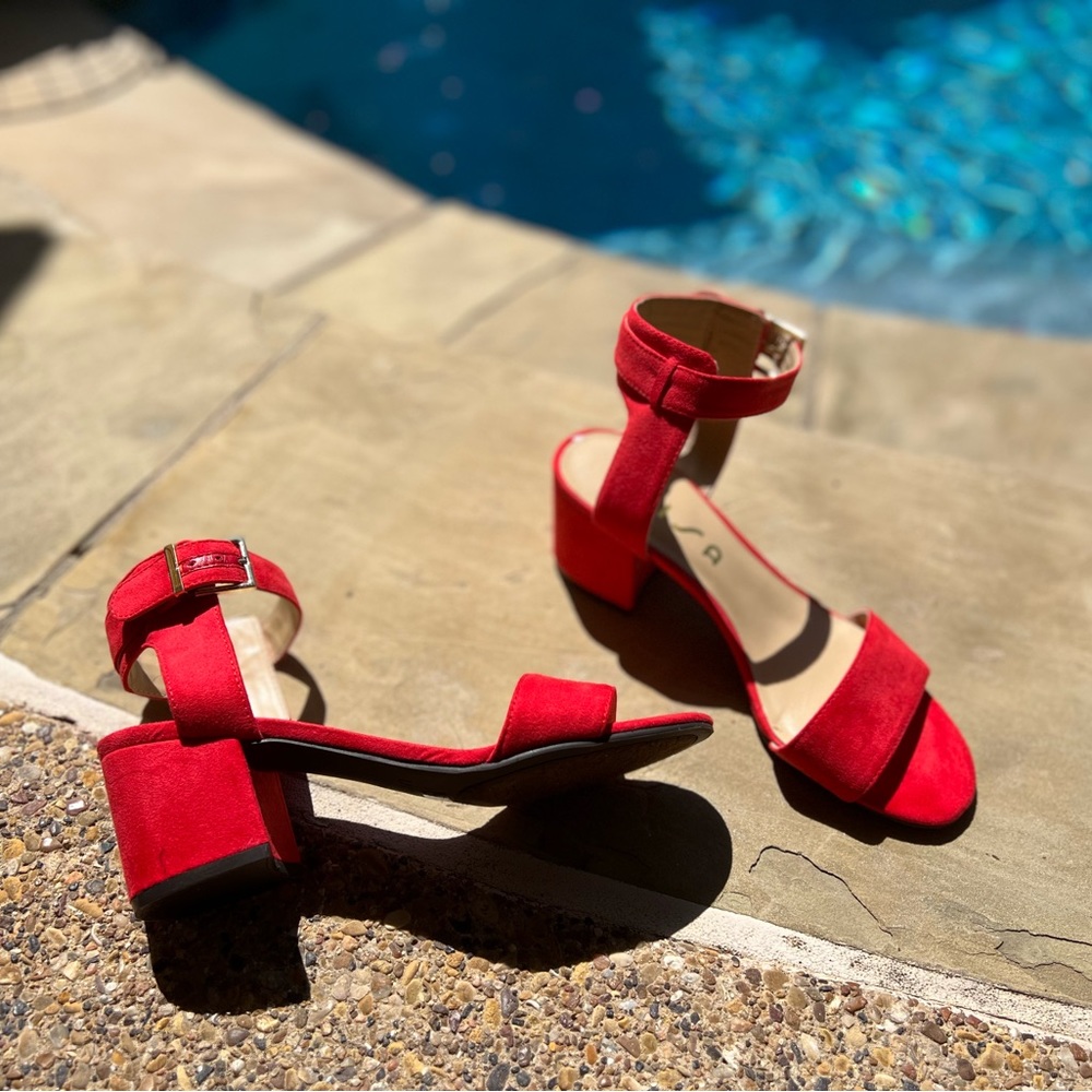 Unisa suede sandal